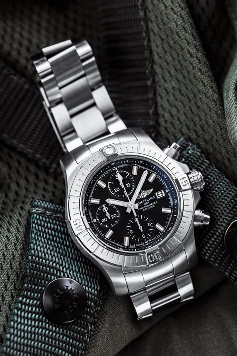 breitling avenger collection